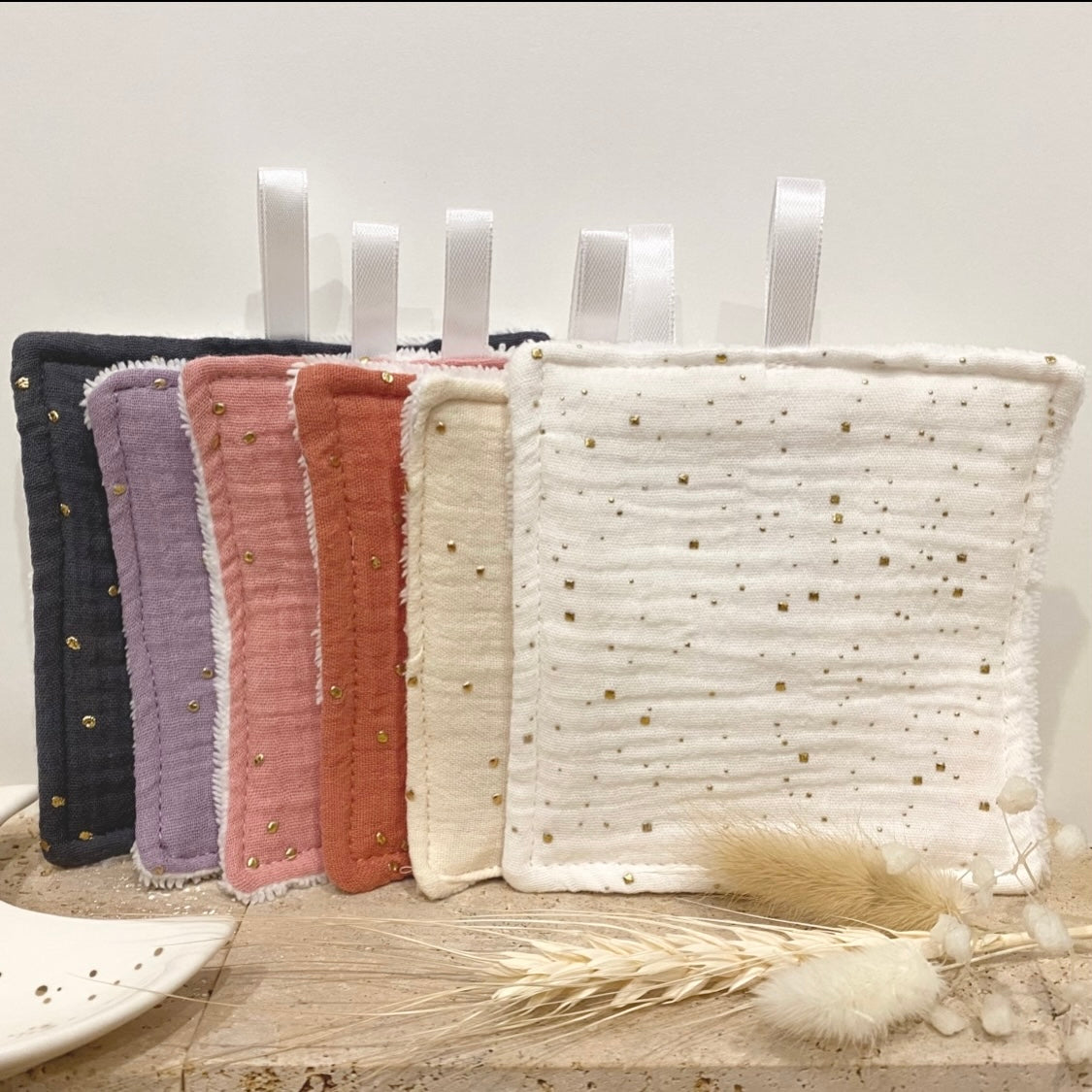 LINA • Carrés lavable en éponge bambou tout doux et double gaze à pois dorés