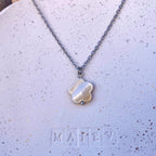 FLORA • Collier en acier inoxydable avec breloque fleur en coquillage