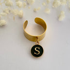 ANA • Bague doré en acier inoxydable avec breloque lettre