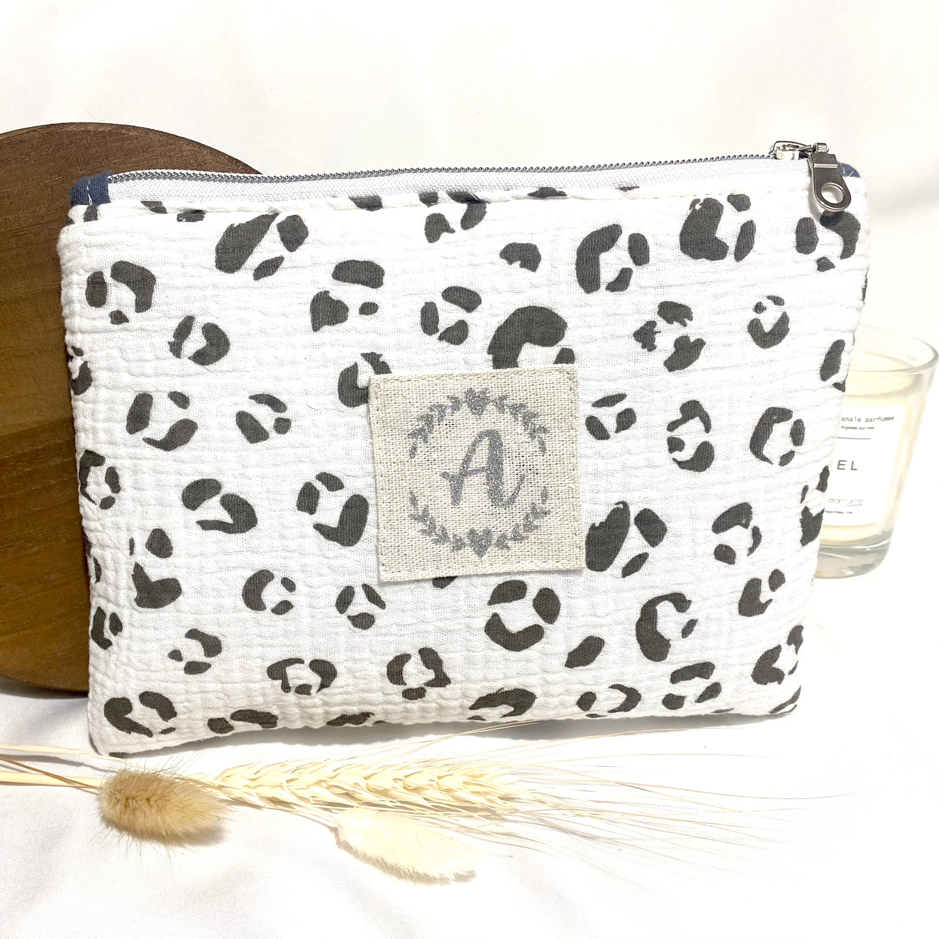 LEO • Pochette personnalisée en double gaze de coton léopard