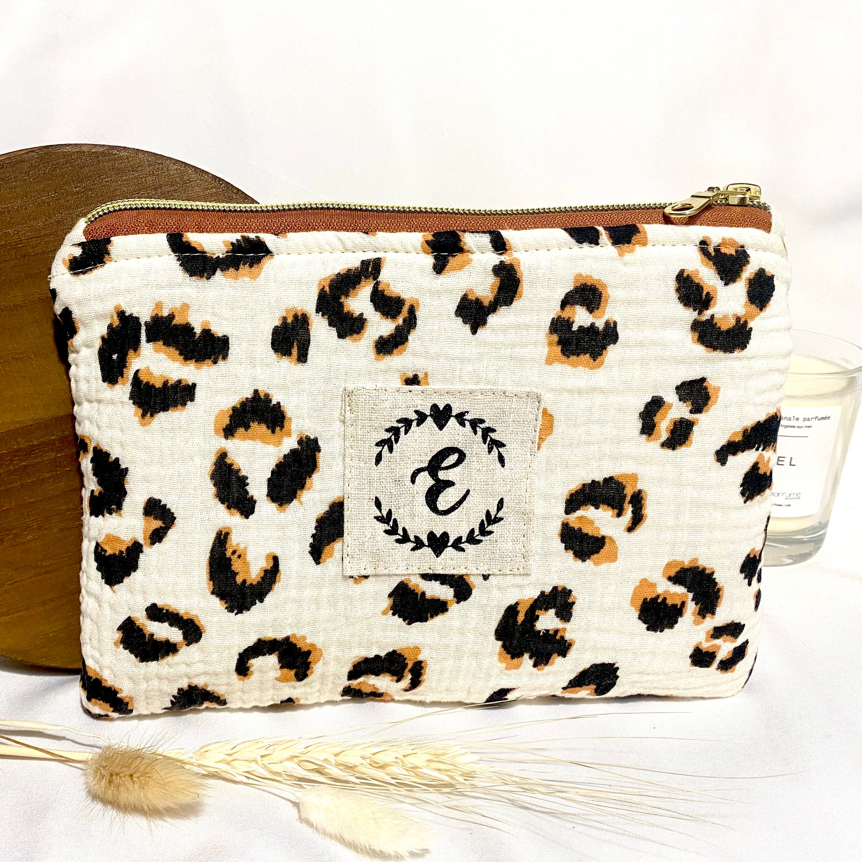 LEO • Pochette personnalisée en double gaze de coton léopard