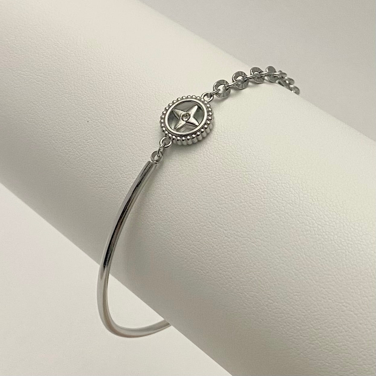 MOUNA • Bracelet demi-jonc et étoile