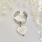 LOVA • Bague en acier inoxydable avec breloque coeur en coquillage